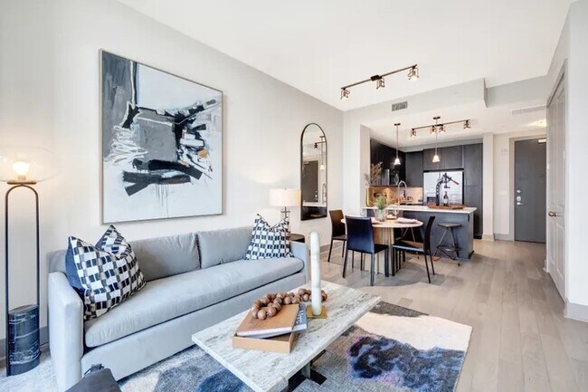 Photo - Galleria Luxury: Up to 4 Weeks Free + $500... Unit HPO1