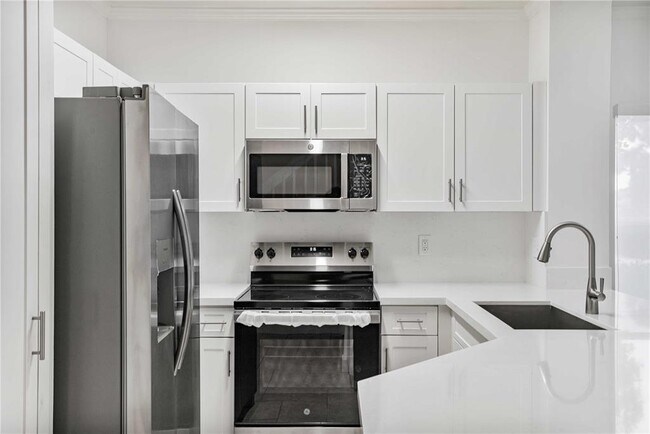 Photo - 12200 SW 6th St