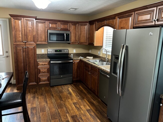 Photo - 402 Susannah Ave