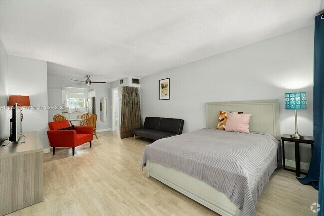 Building Photo - 631 Jefferson Ave Unit 302 Rental