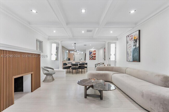 117 NE 48th St