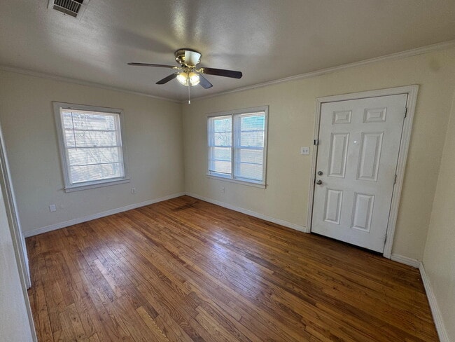 Photo - 2011 38th St