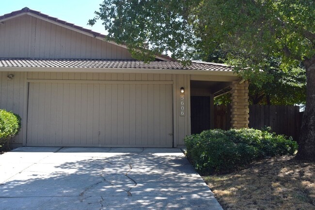 Photo - 5606 Passero Way