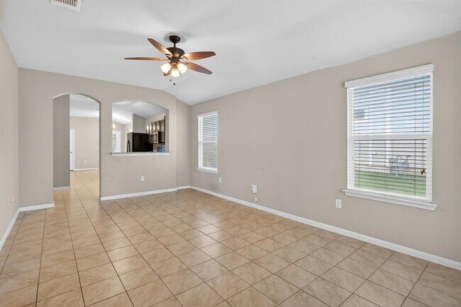 Photo - 2010 Langdale Ln