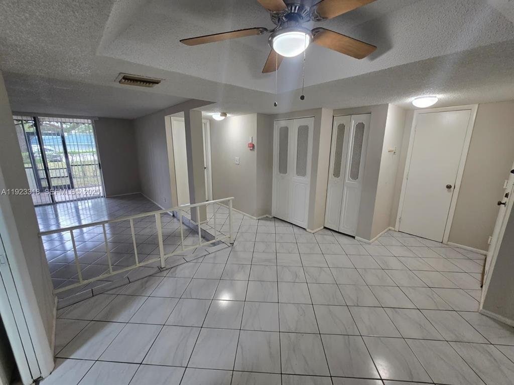 Photo - 3710 Inverrary Dr Unidad #1Q