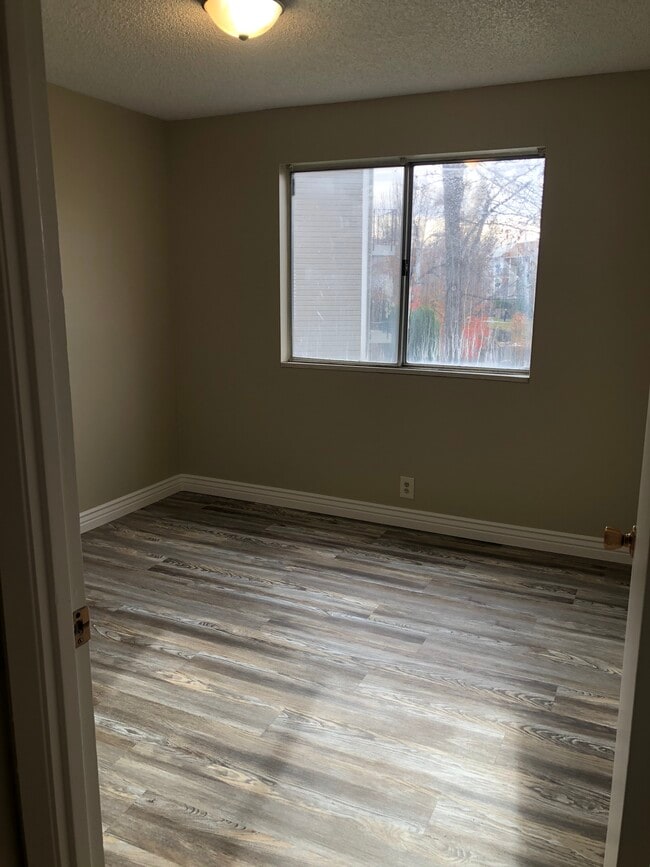 Photo - 1080 E Quail Park Dr Unit D