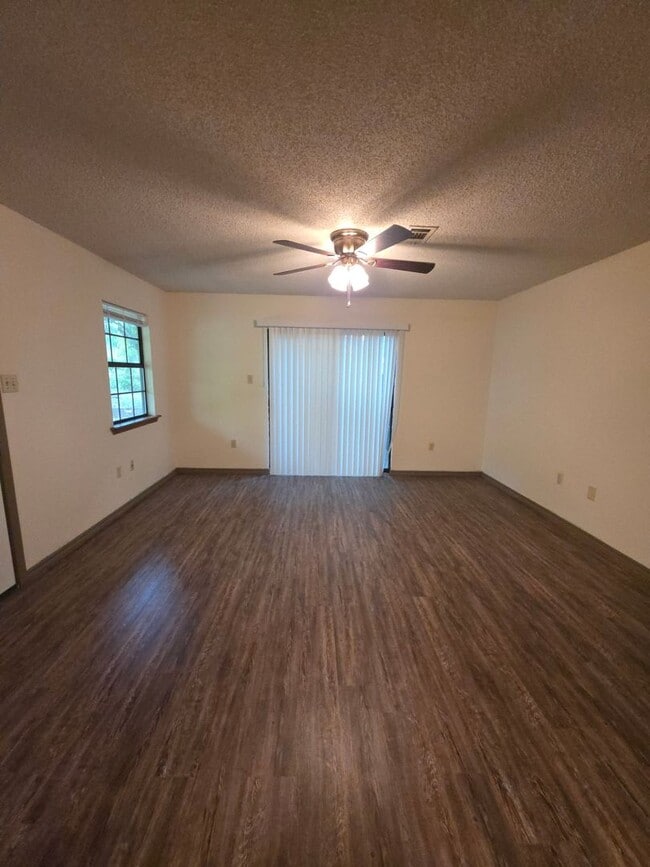 Photo - 300 N Hartford Ave Unit B