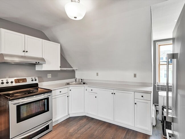Kitchen - 19 Beechwood Rd Unit APT 2
