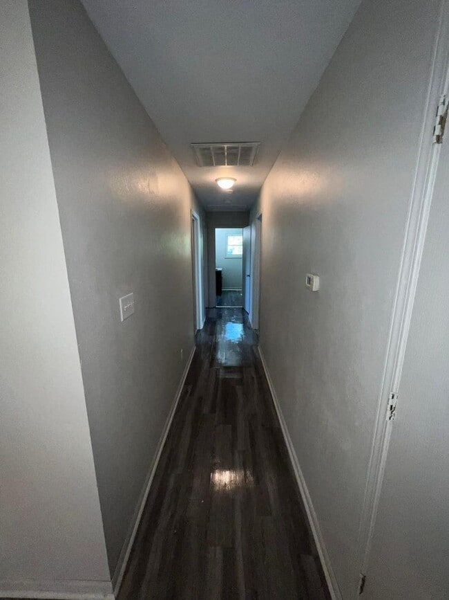 Photo - 658 Brower St