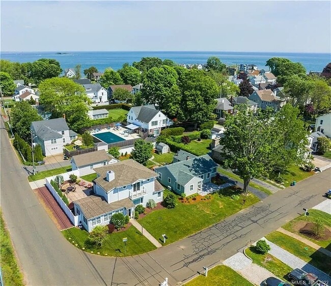 Photo - 2 Blake Ave