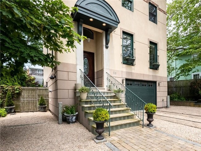 22 Young St