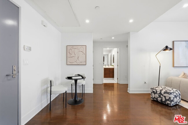 Photo - 1700 Sawtelle Blvd Unit 219