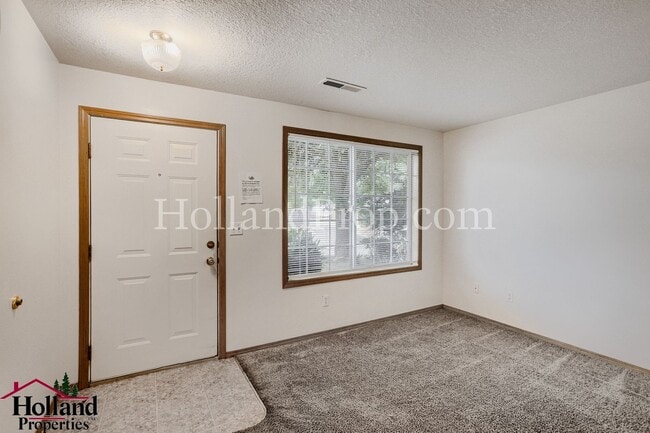 Photo - Cozy & Bright 3-Bedroom Retreat in Southeast Portland – Fenced Yard & Garage!