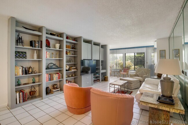 Photo - 3154 Via Poinciana Unit 116
