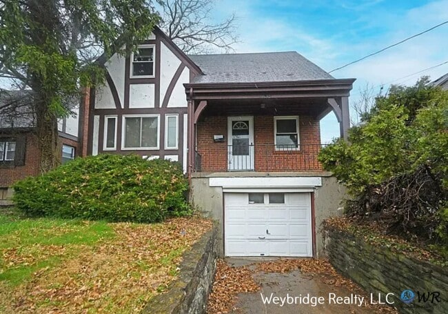 Building Photo - COMING SOON! Cozy 2BD 1BTH Cape Cod in North College Hill