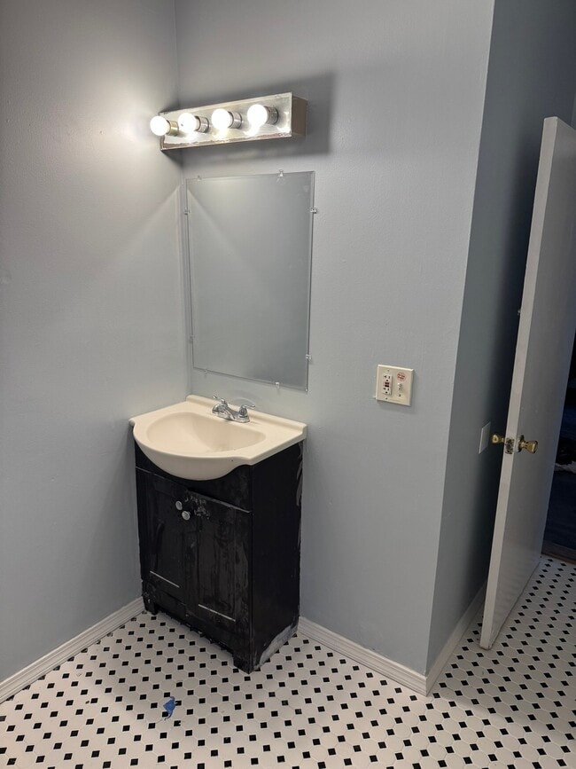 Photo - 821 Potters Ave Unit 1 floor