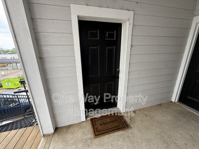 Building Photo - 1014 8th St Rental