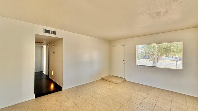 Building Photo - 12602 N 21st Ave