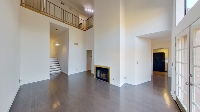 Photo - 3+2.5 Updated House w/ Gorgeous Mountain V...