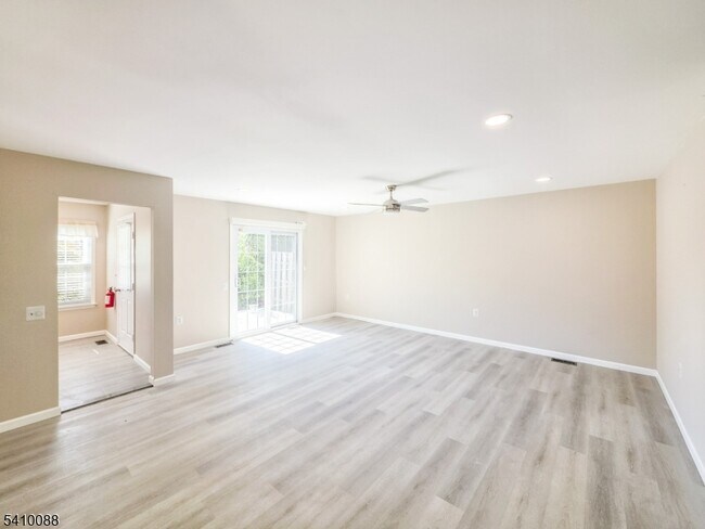 Photo - 3C John Adams Ct