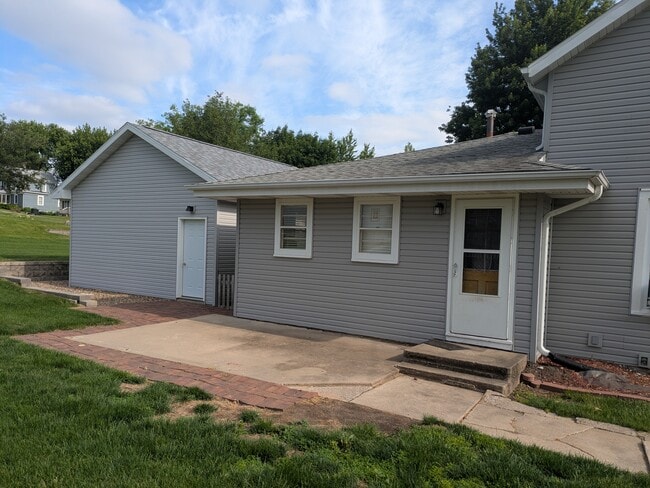 Photo - 202 E Wilson St