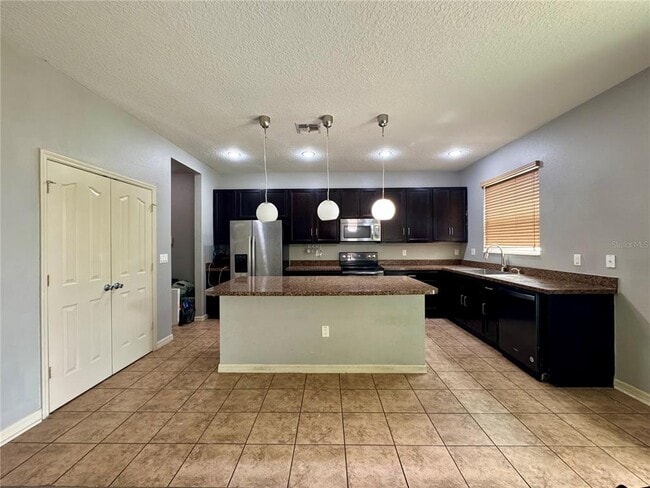 Photo - 998 Hermosa Way