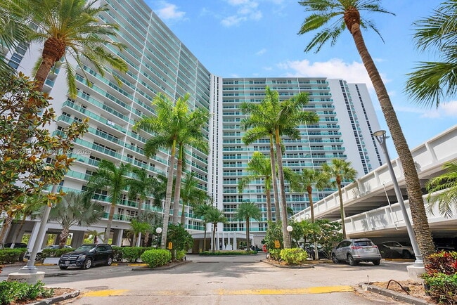 Building Photo - 100 Bayview Dr Unit 2125 Rental