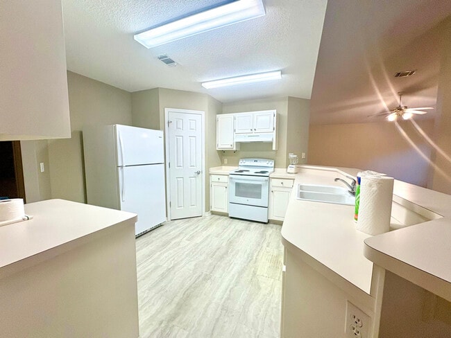 Photo - 6879 Cedar Ridge Cir