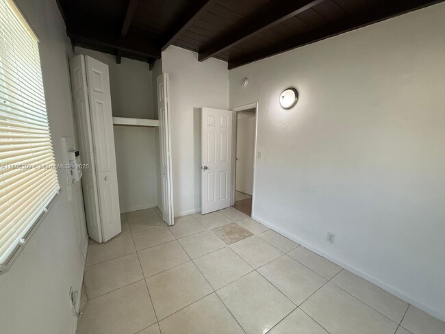 Photo - 381 NW 16th St