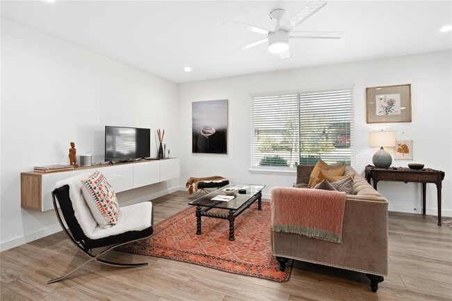 Photo - 1809 Forestglade Dr