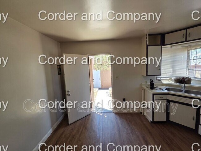 Photo - 213-1213 Adams St NE