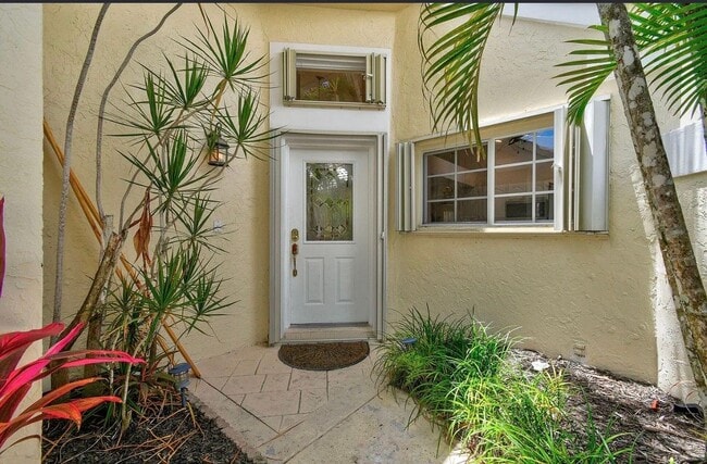 Photo - 9293 Heathridge Dr