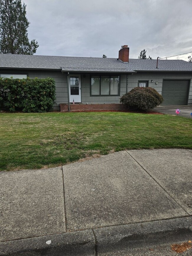 Building Photo - Quaint 2 Bedroom 2 Bath home