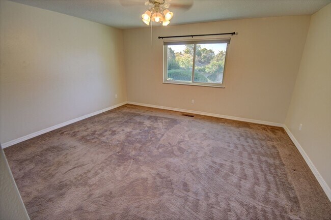 13208 Blue Corn Maiden Trail NE