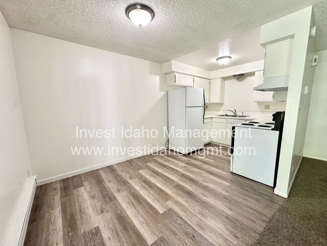 Photo - 3970 W Glenn St Unit B