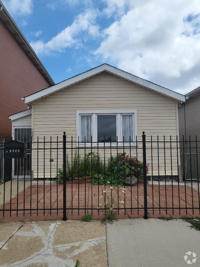 Building Photo - 3033 S Pitney Ct Rental