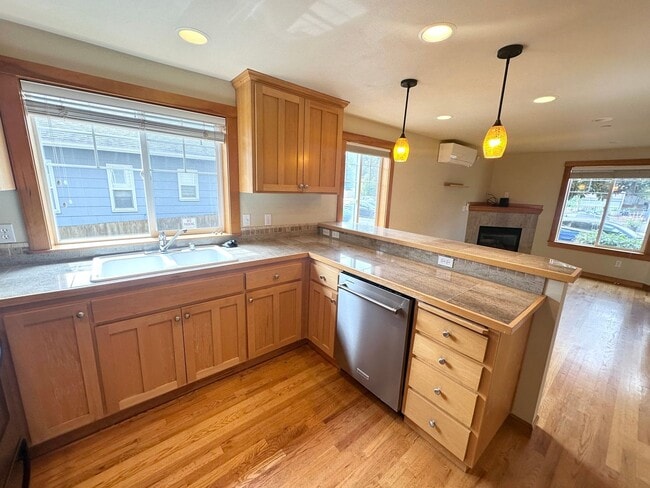 Photo - 9310 Stone Ave N