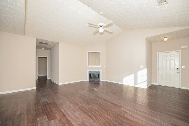 Photo - 240 Cranesbill Way