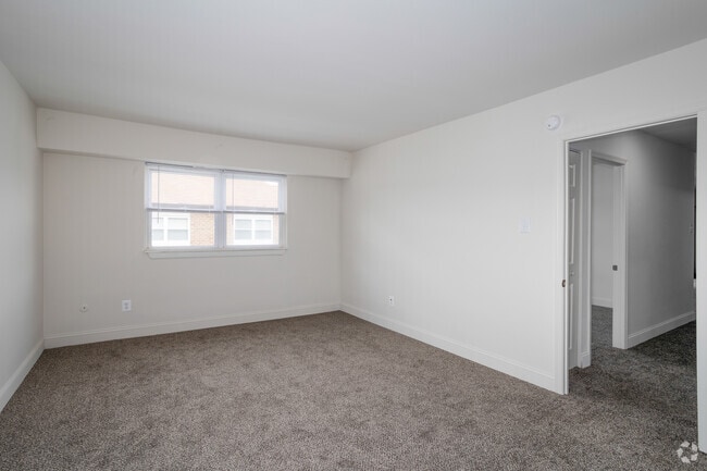 2BR, 1.5BA - 1,100 - Primary Bedroom