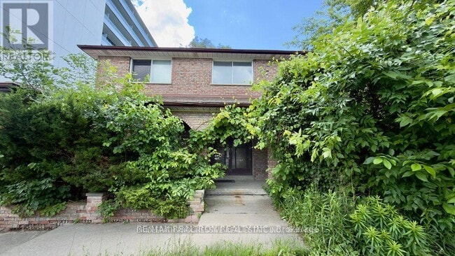 Photo - 589 Sheppard Ave E