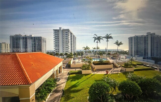 Photo - 3020 NE 32nd Ave Unit 817