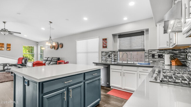 Photo - 2460 E Elgin St