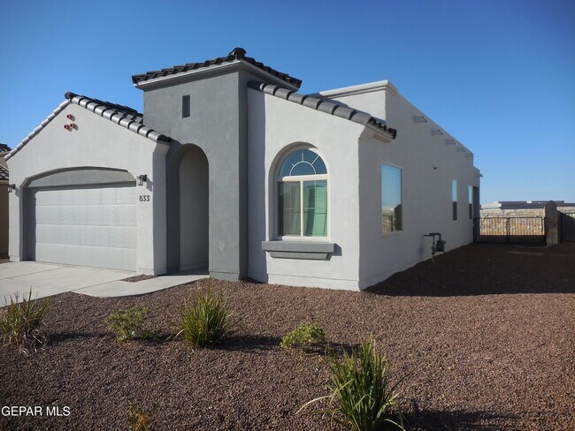 833 Paseo Dulce Ave