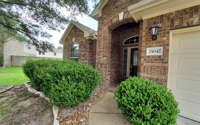 Photo - 25047 Lenora Dr
