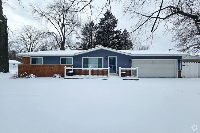 Building Photo - 18957 Maplewood St Rental