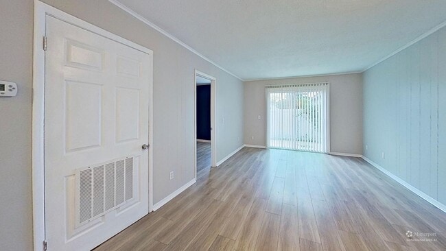 Photo - MOVE IN SPECIAL $500 OFF FIRST MONTH!! Bea...