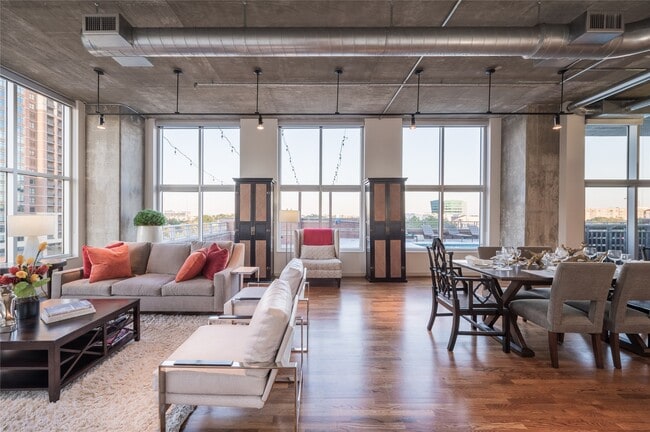 Building Photo - 4899 Montrose Blvd Unit 713