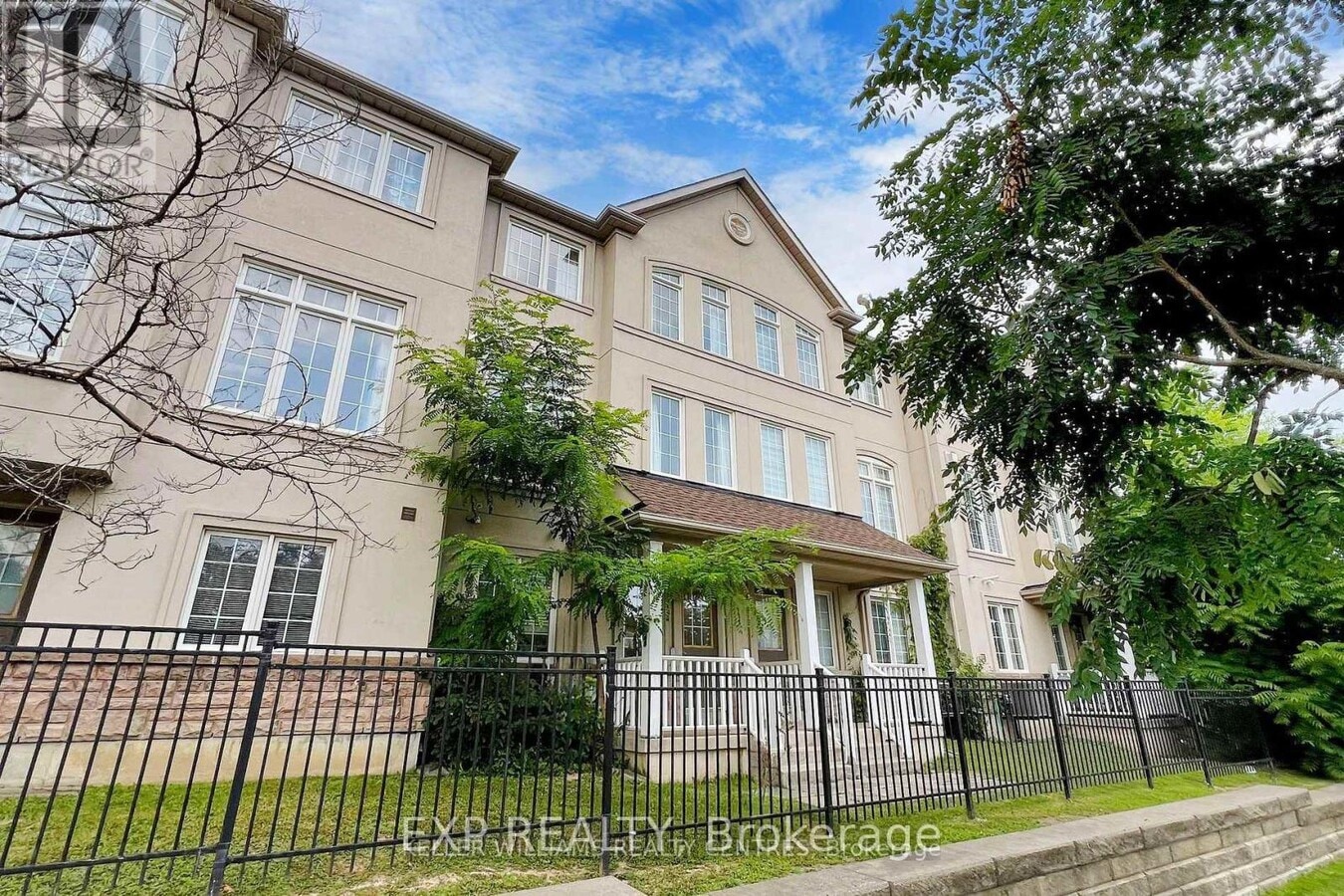 Photo - 10 Post Oak Dr