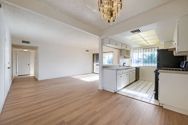 Photo - 1405 Vegas Valley Dr