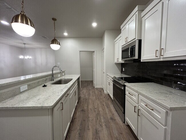 Photo - Luxury Townhome in Abbey Glen Community!